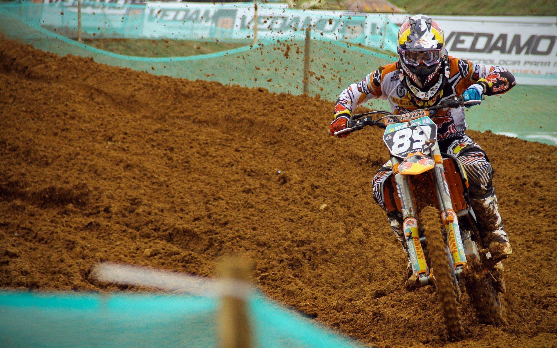 爱德华兹达成万分里程碑 跻身森林狼队史传奇行列并肩加内特与唐斯